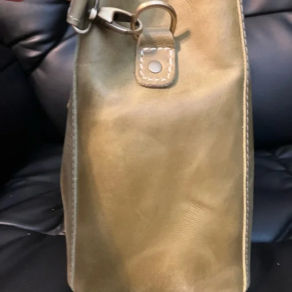 RARE Portland Leather Butterfly Bucket Crossbody bag in Anjou - Picture 4 of 10